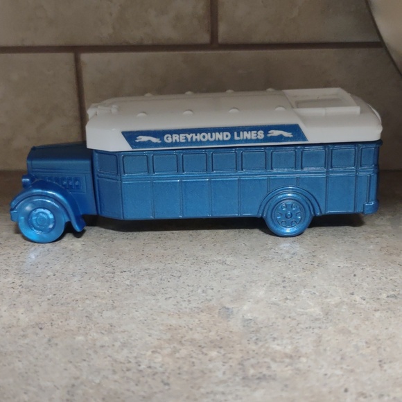 Avon collection - Picture 1 of 2